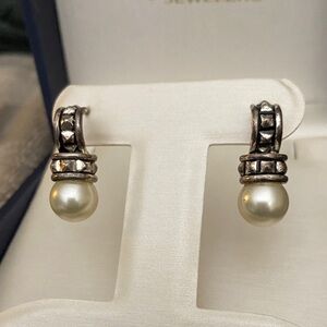 Elegant Silver and Pearl Earrings
